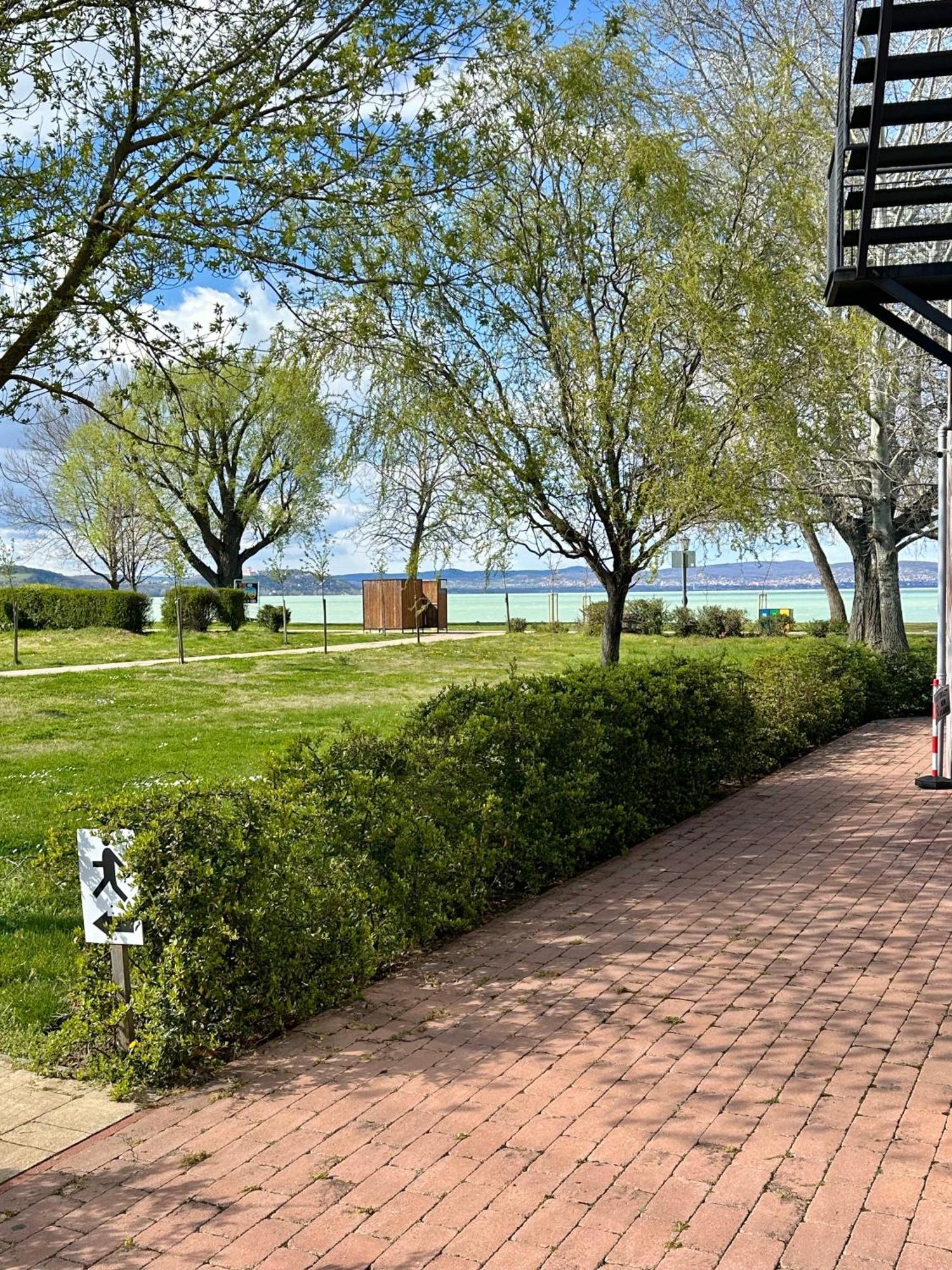 Waterfront Apartmanok Zamárdi Kültér fotó